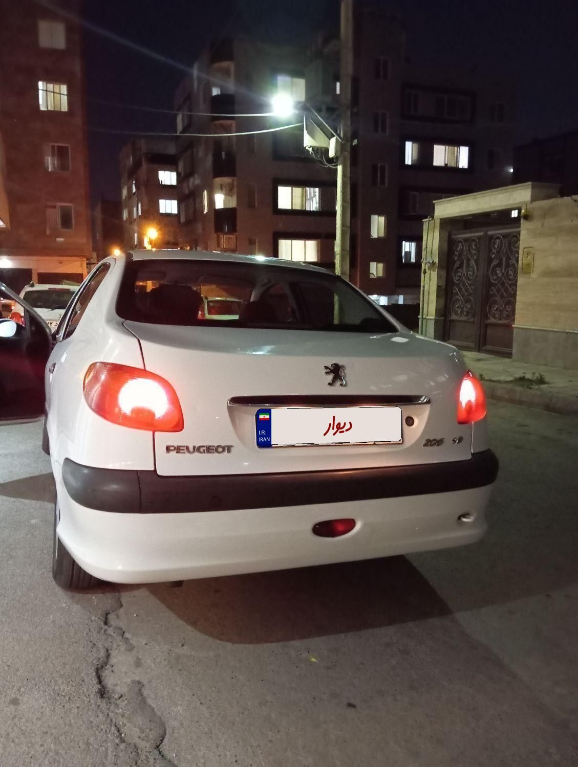 پژو ۲۰۶ صندوق دار v8 - 1394