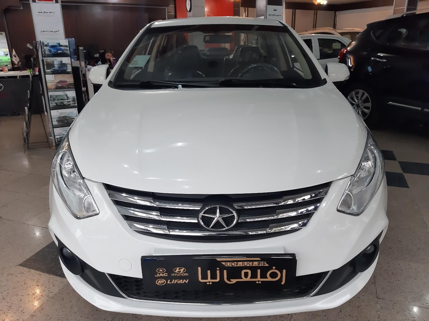 جک J4 اتوماتیک ساده - 1404