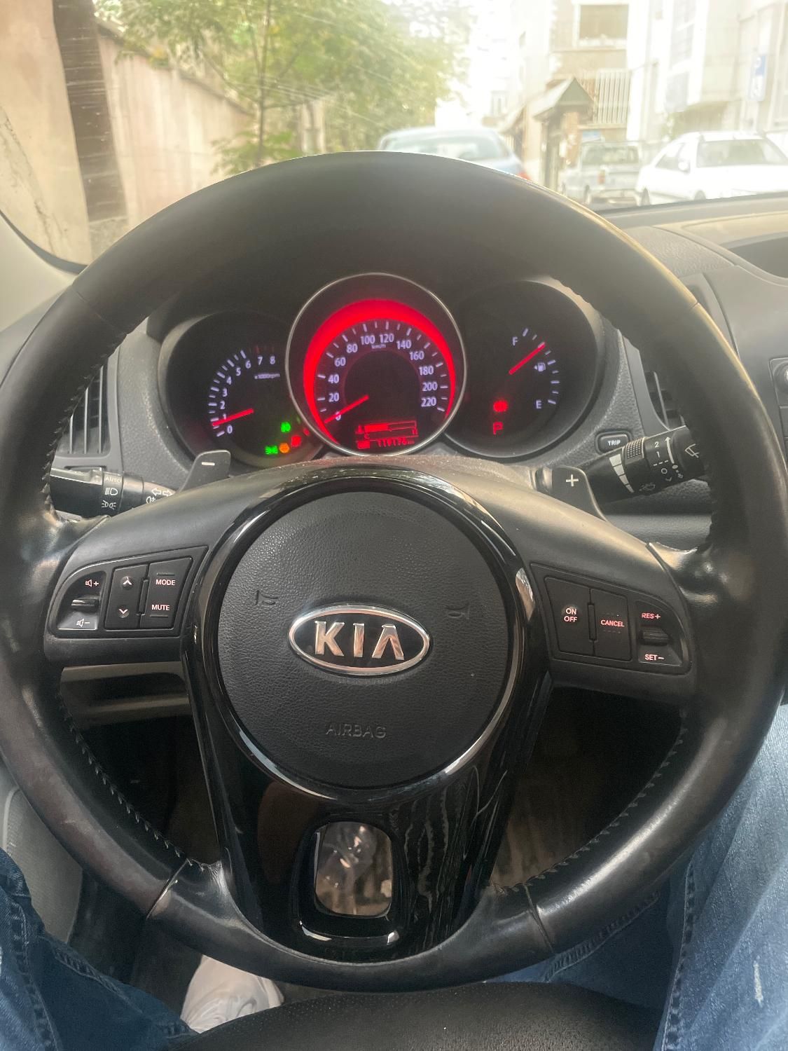 خودرو کیا، سراتو مونتاژ آگهی ann_19588254