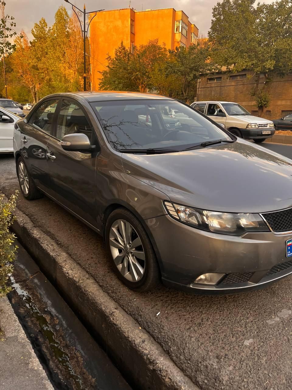 کیا سراتو 2.0 لیتر اتوماتیک GT لاین - 2010