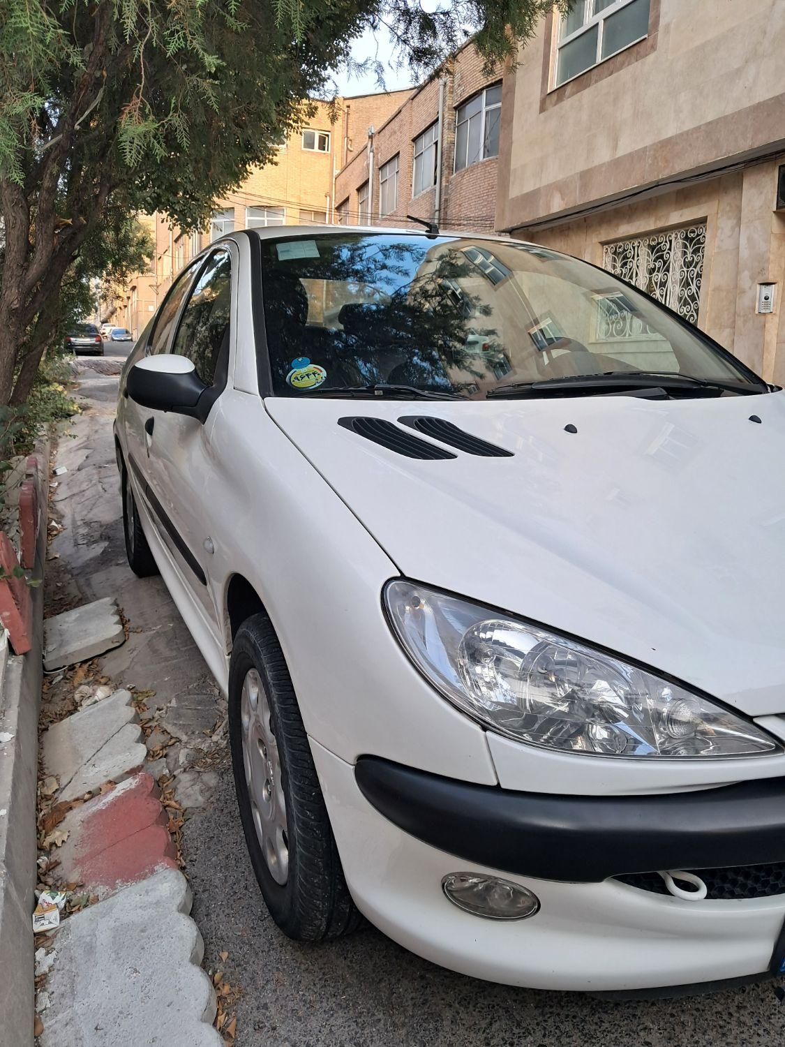 پژو ۲۰۶ صندوق دار v8 - 1395