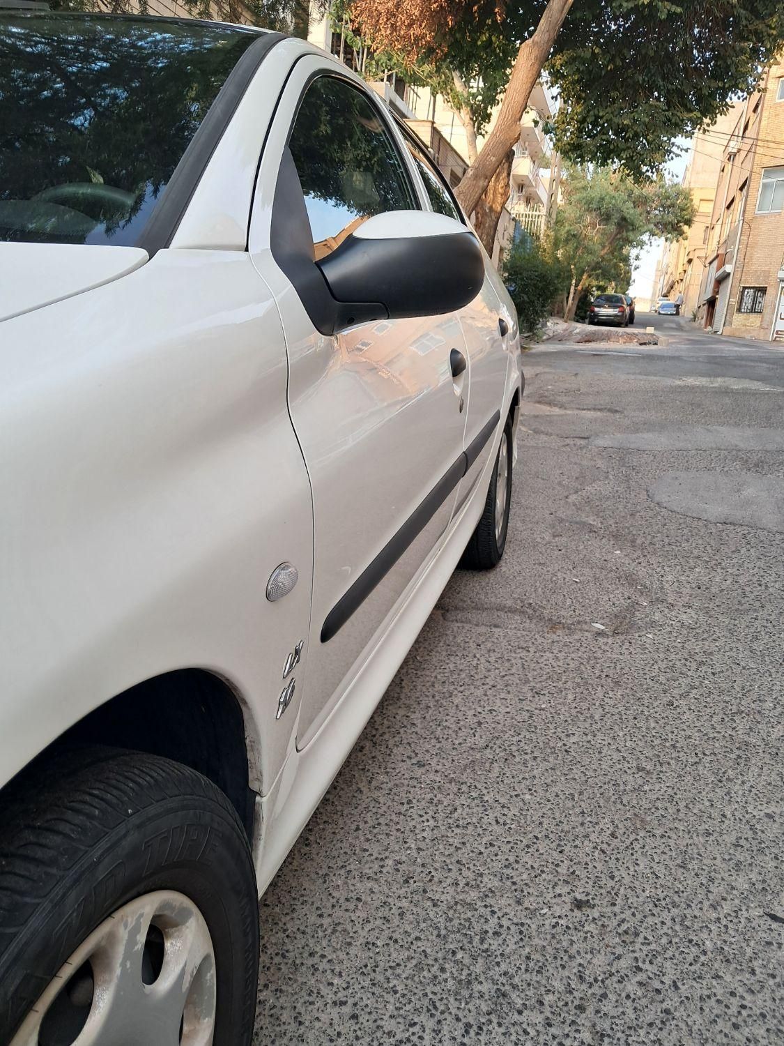 پژو ۲۰۶ صندوق دار v8 - 1395