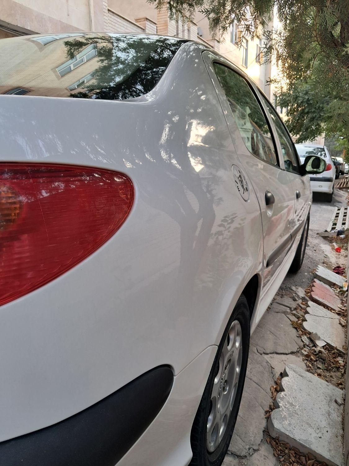 پژو ۲۰۶ صندوق دار v8 - 1395