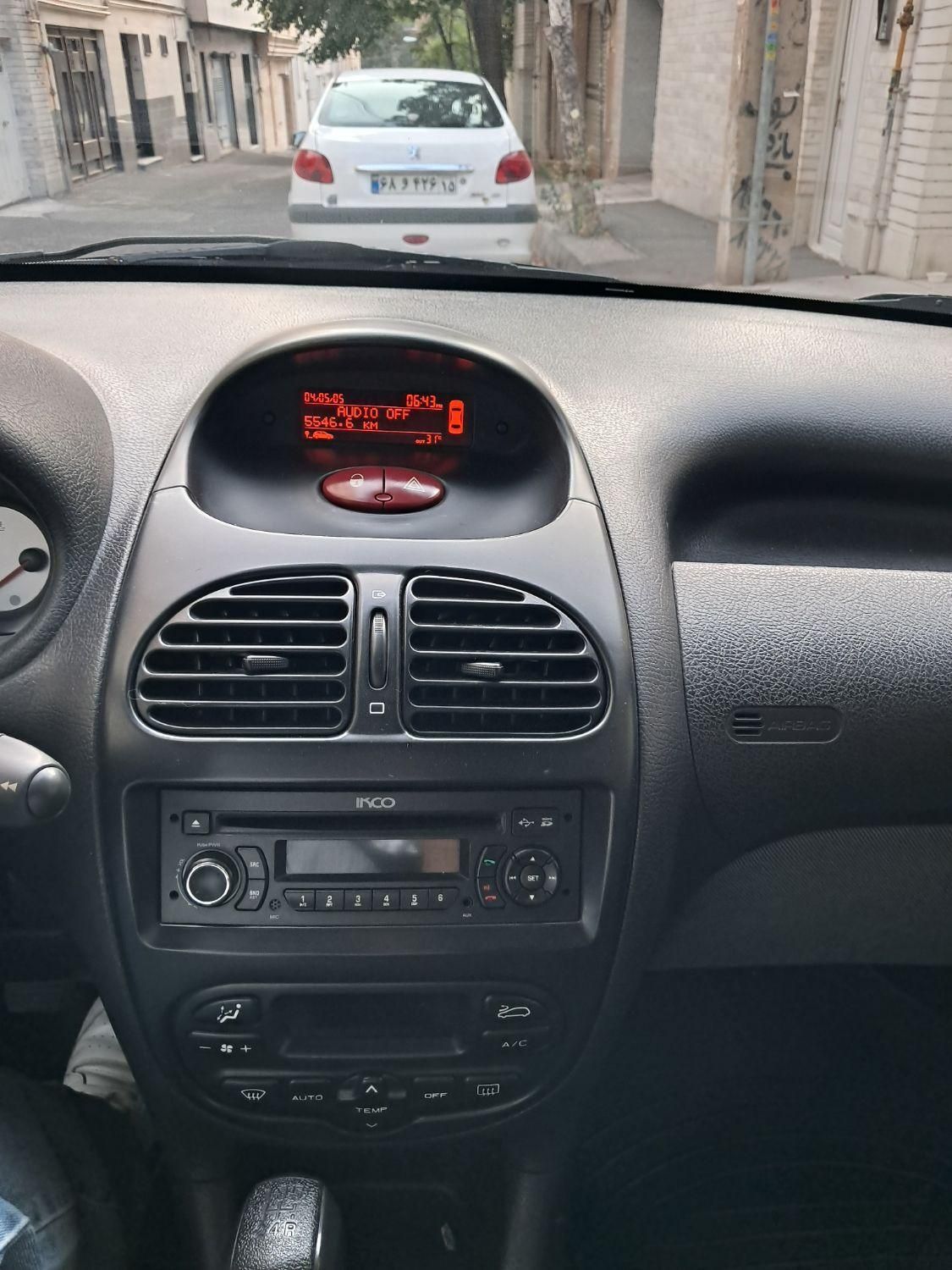 پژو ۲۰۶ صندوق دار v8 - 1395