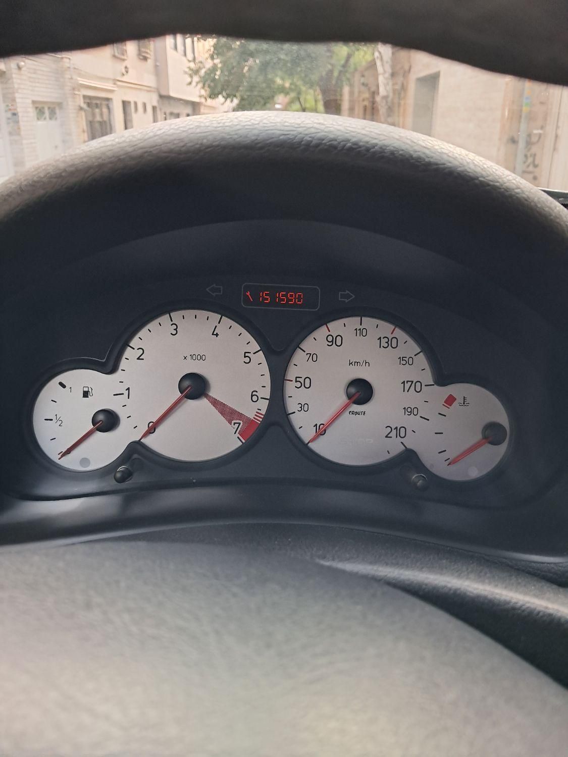 پژو ۲۰۶ صندوق دار v8 - 1395