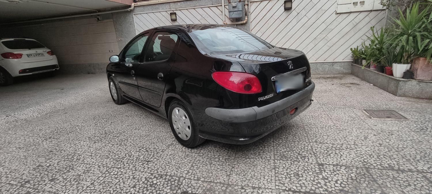 پژو ۲۰۶ صندوق دار v8 - 1394