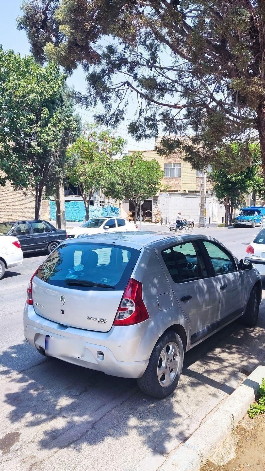 رنو ساندرو دنده ای - 1394