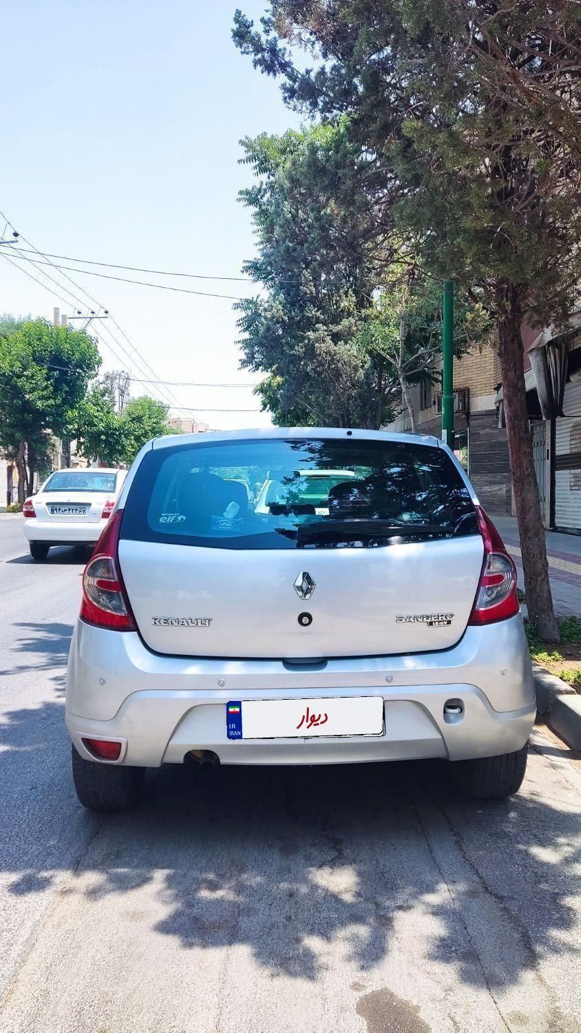 رنو ساندرو دنده ای - 1394