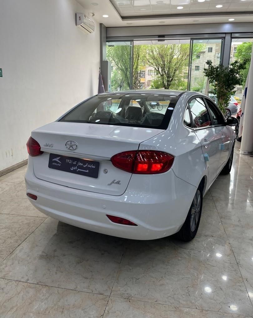 جک J4 اتوماتیک ساده - 1404