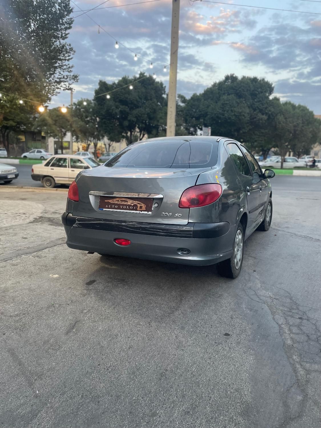 پژو ۲۰۶ صندوق دار v8 - 1390