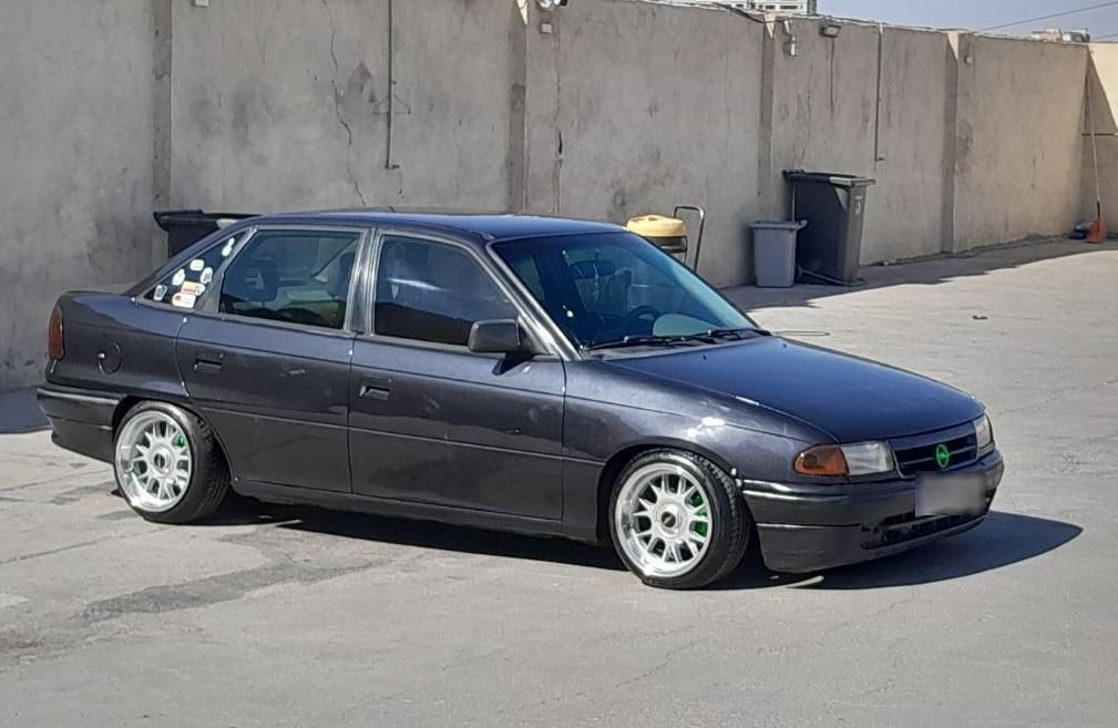 اپل آسترا هاچ بک 1600 شرکتی J - 1994