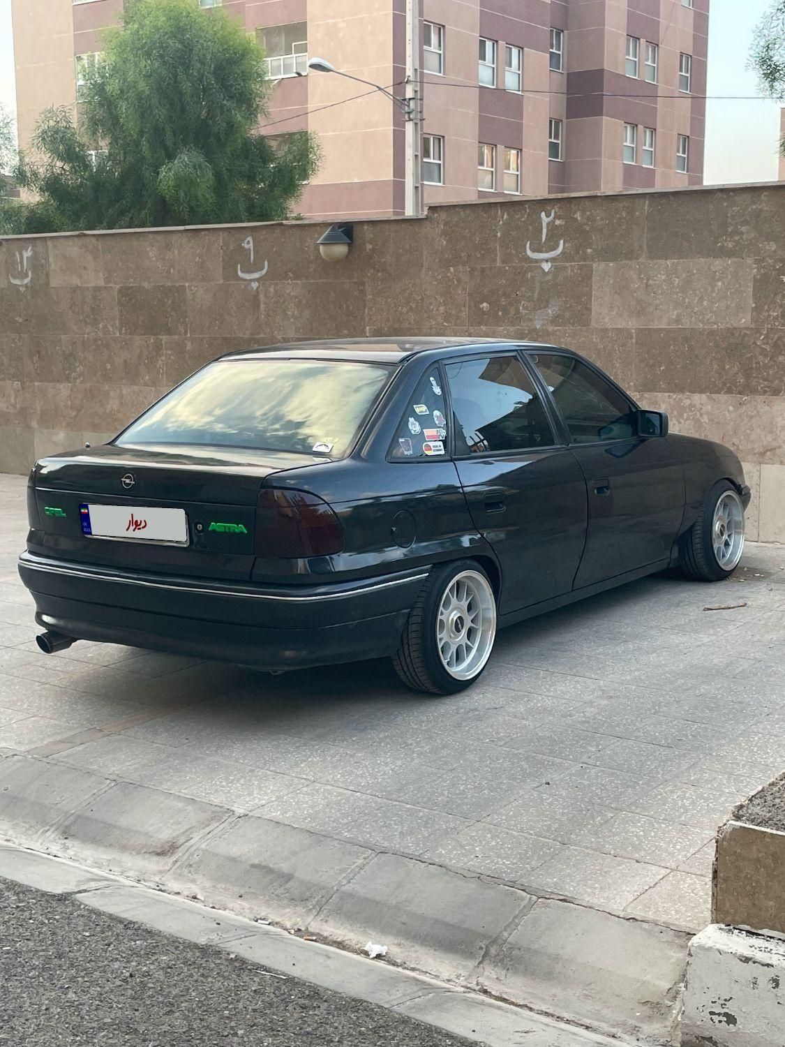 اپل آسترا هاچ بک 1600 شرکتی J - 1994