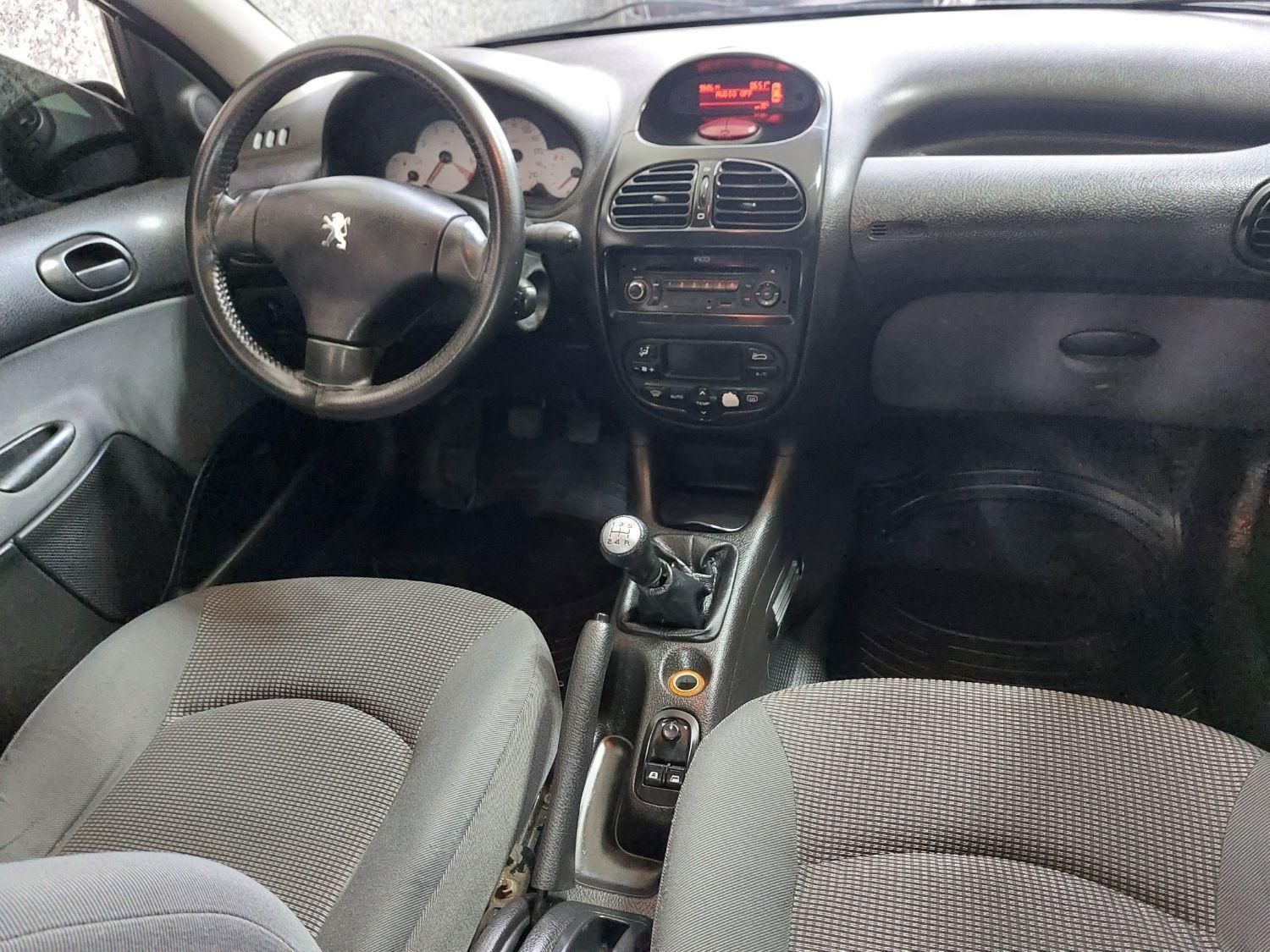 پژو ۲۰۶ صندوق دار v8 - 1395