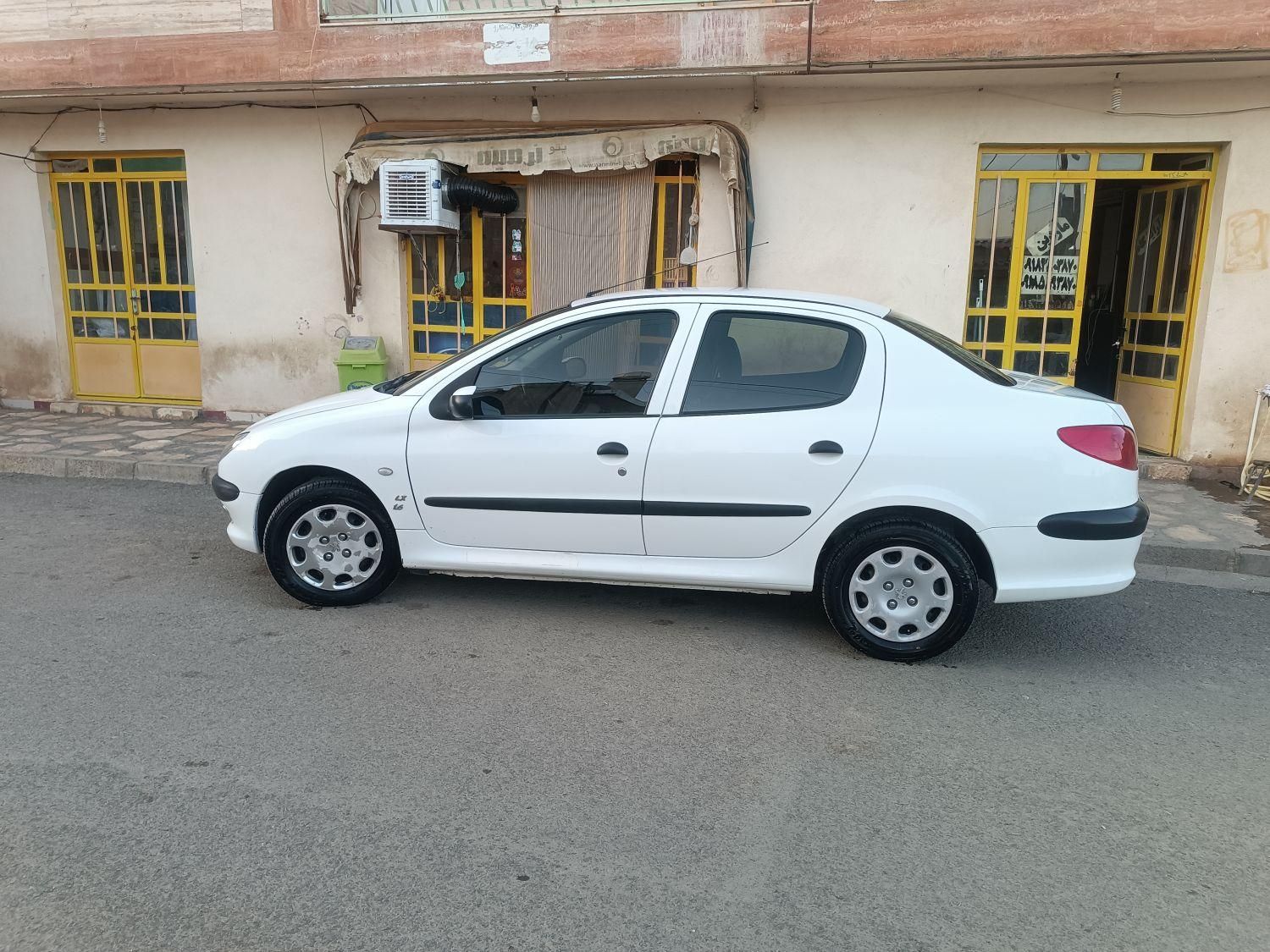 پژو ۲۰۶ صندوق دار v8 - 1397
