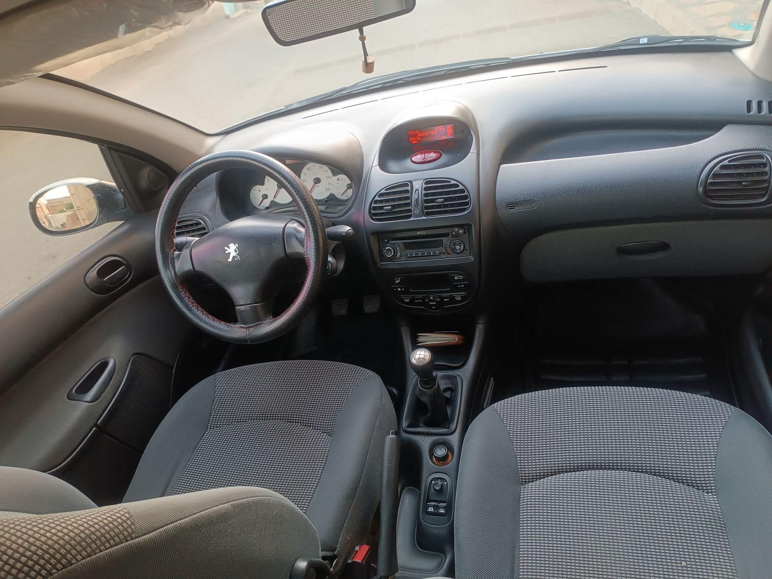 پژو ۲۰۶ صندوق دار v8 - 1397