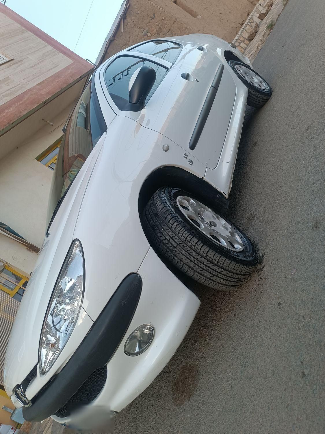 پژو ۲۰۶ صندوق دار v8 - 1397