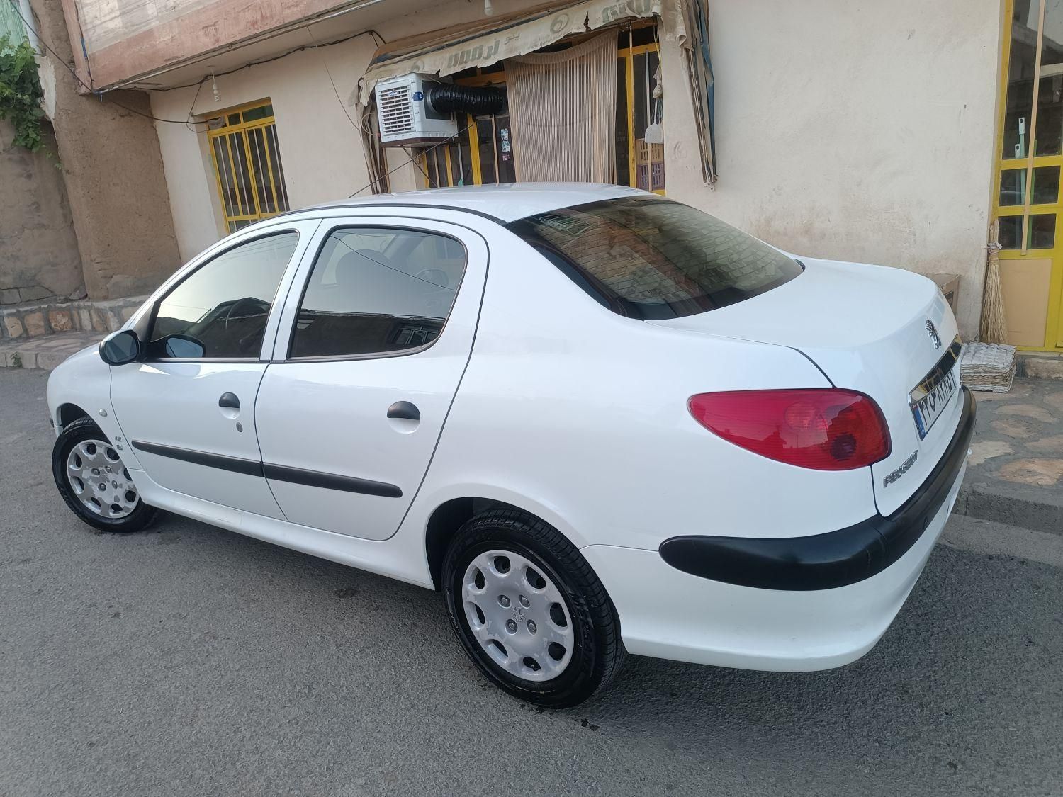 پژو ۲۰۶ صندوق دار v8 - 1397