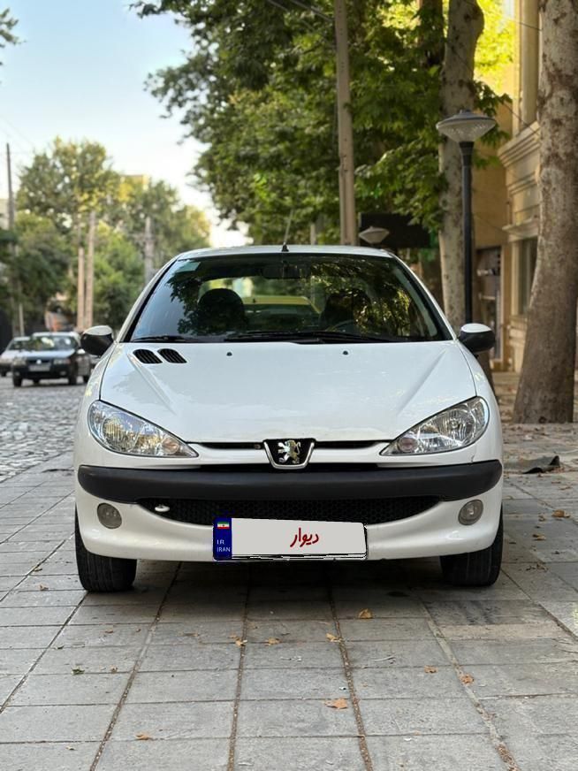 پژو ۲۰۶ صندوق دار v8 - 1397