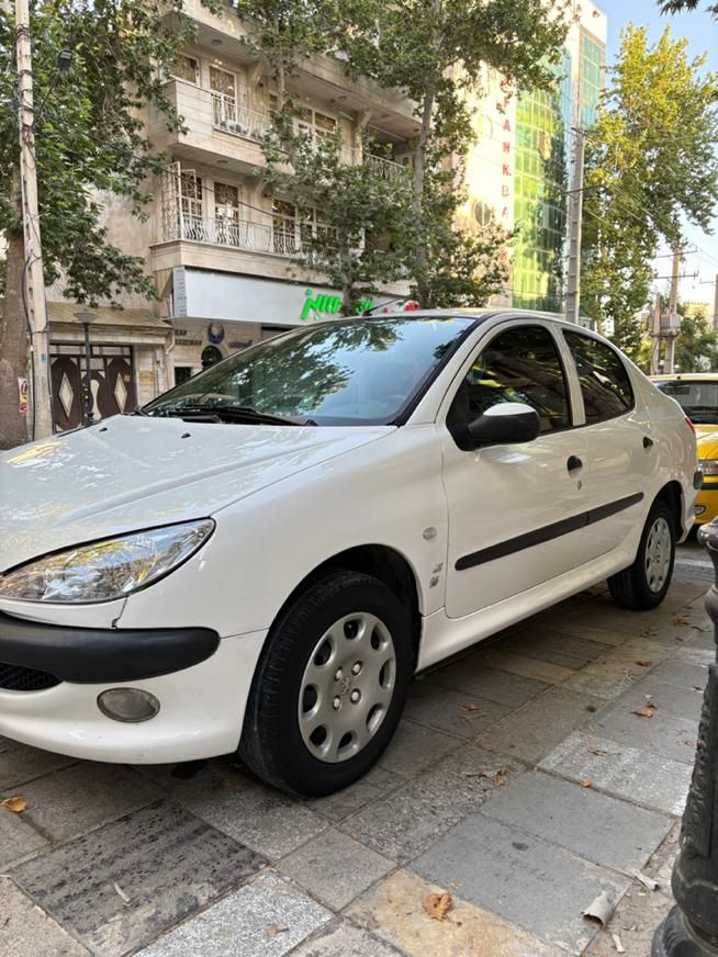 پژو ۲۰۶ صندوق دار v8 - 1397