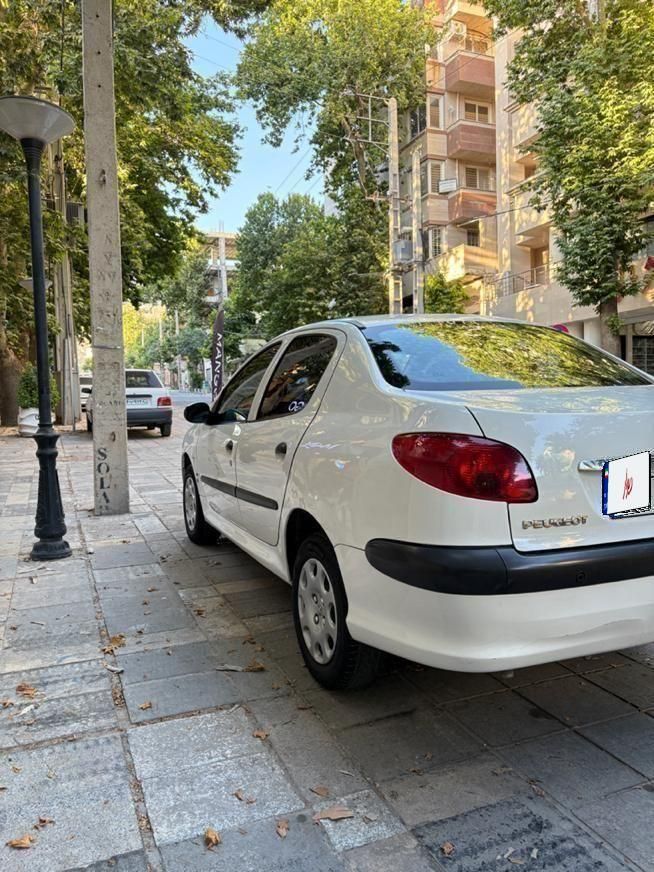 پژو ۲۰۶ صندوق دار v8 - 1397