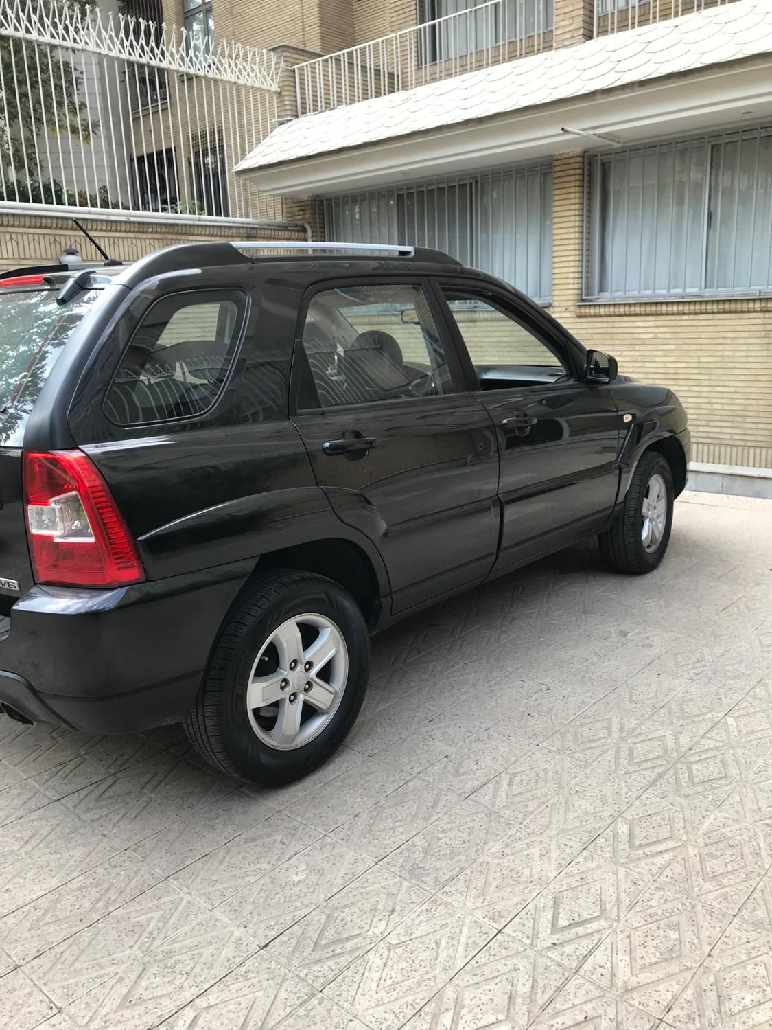 کیا اسپورتیج 6 سیلندر 2700cc - 2009