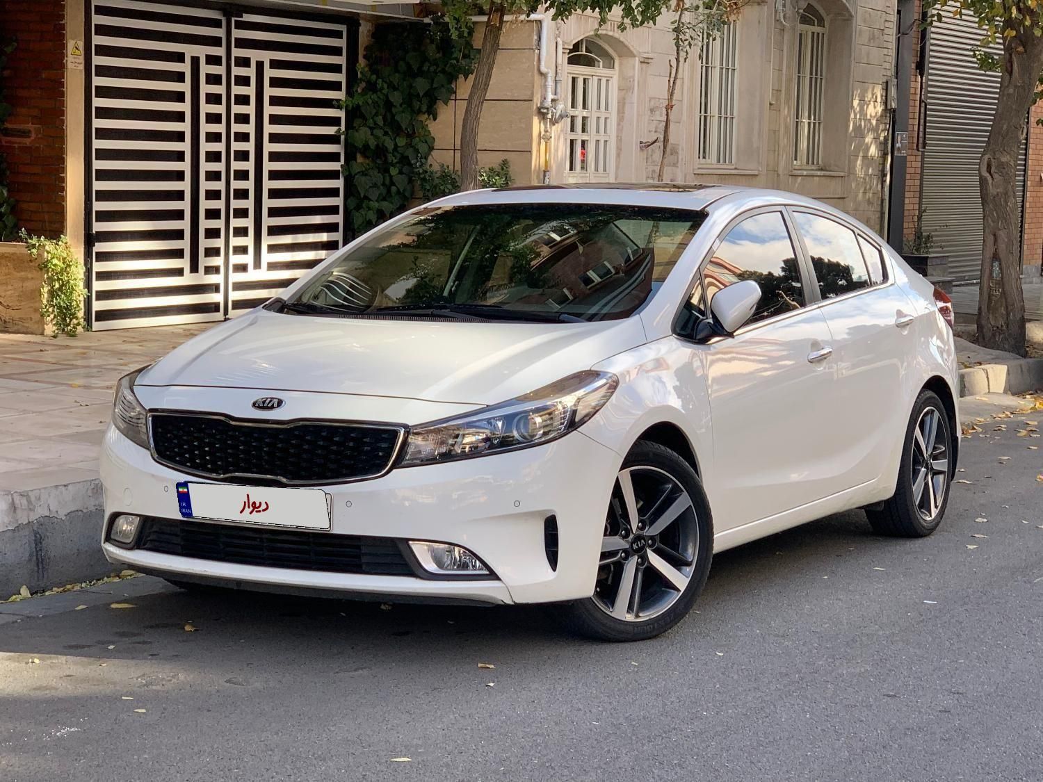 کیا سراتو 2.0 لیتر اتوماتیک GT لاین - 2017