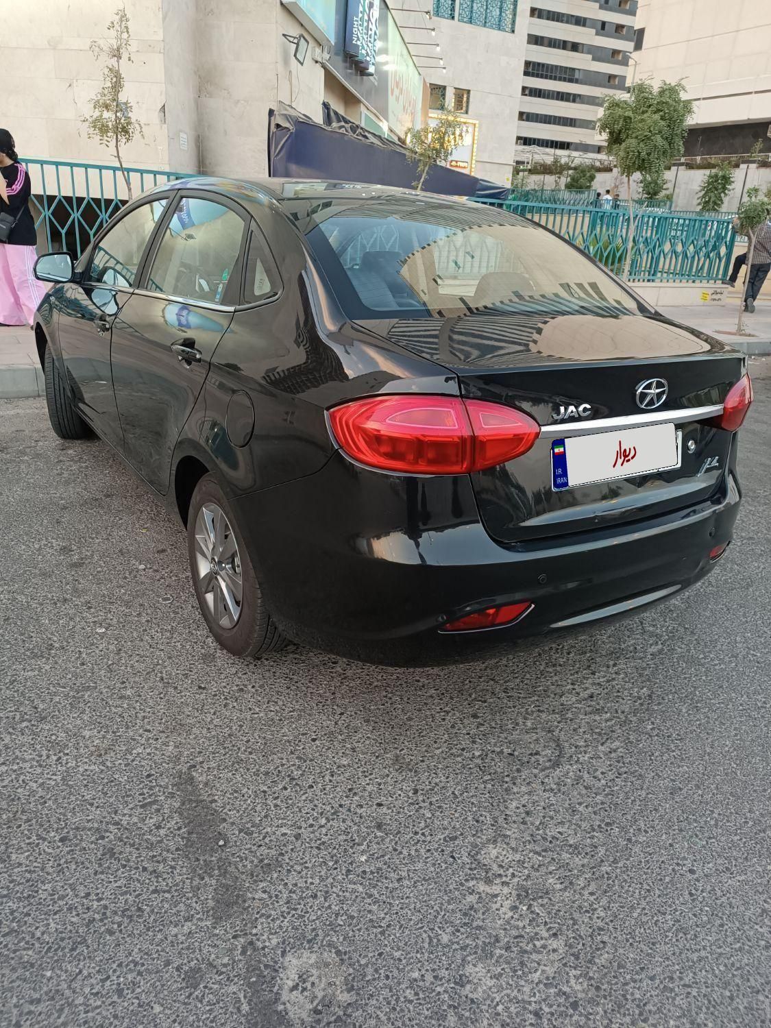 جک J4 اتوماتیک ساده - 1402