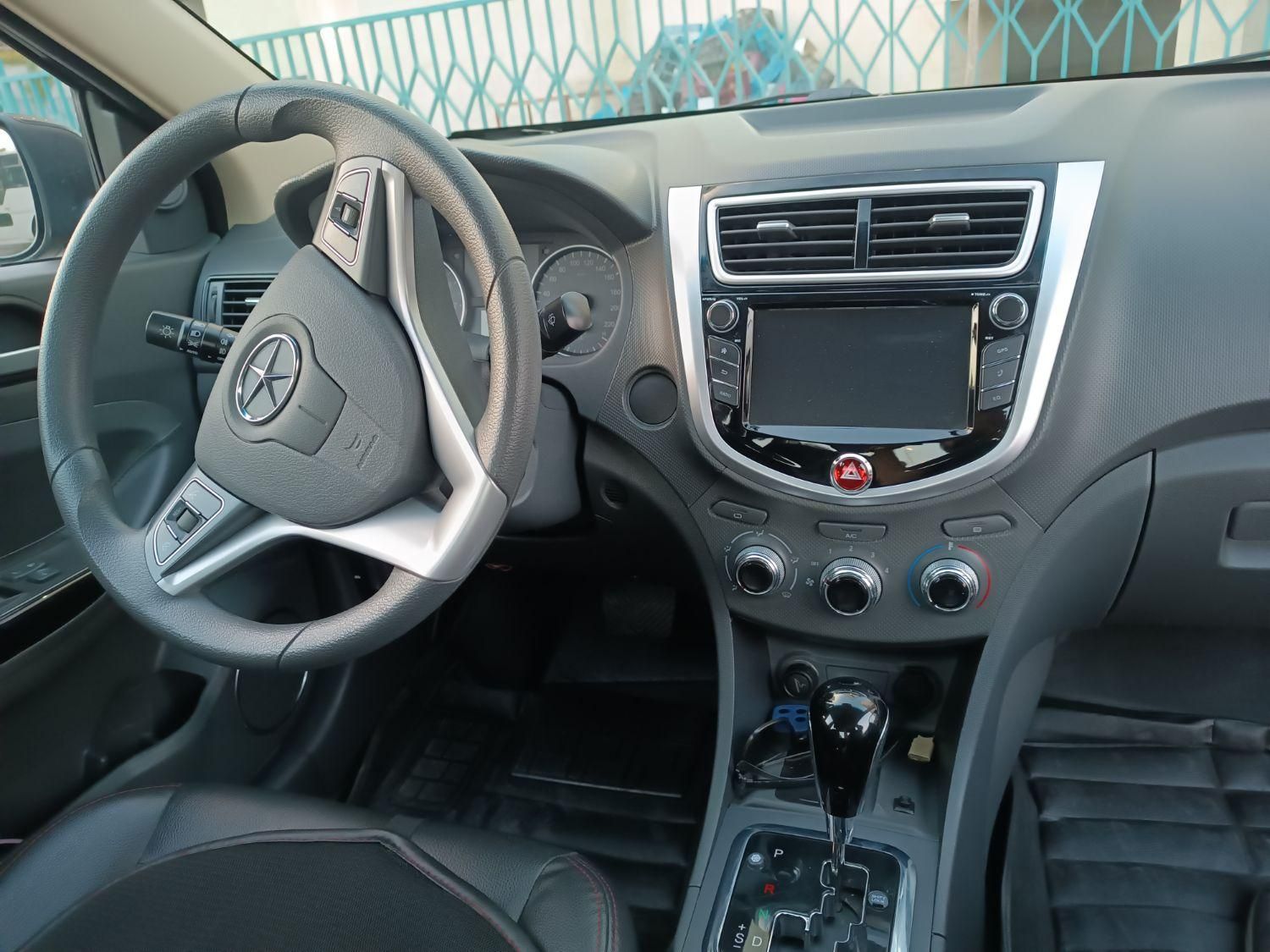 جک J4 اتوماتیک ساده - 1402