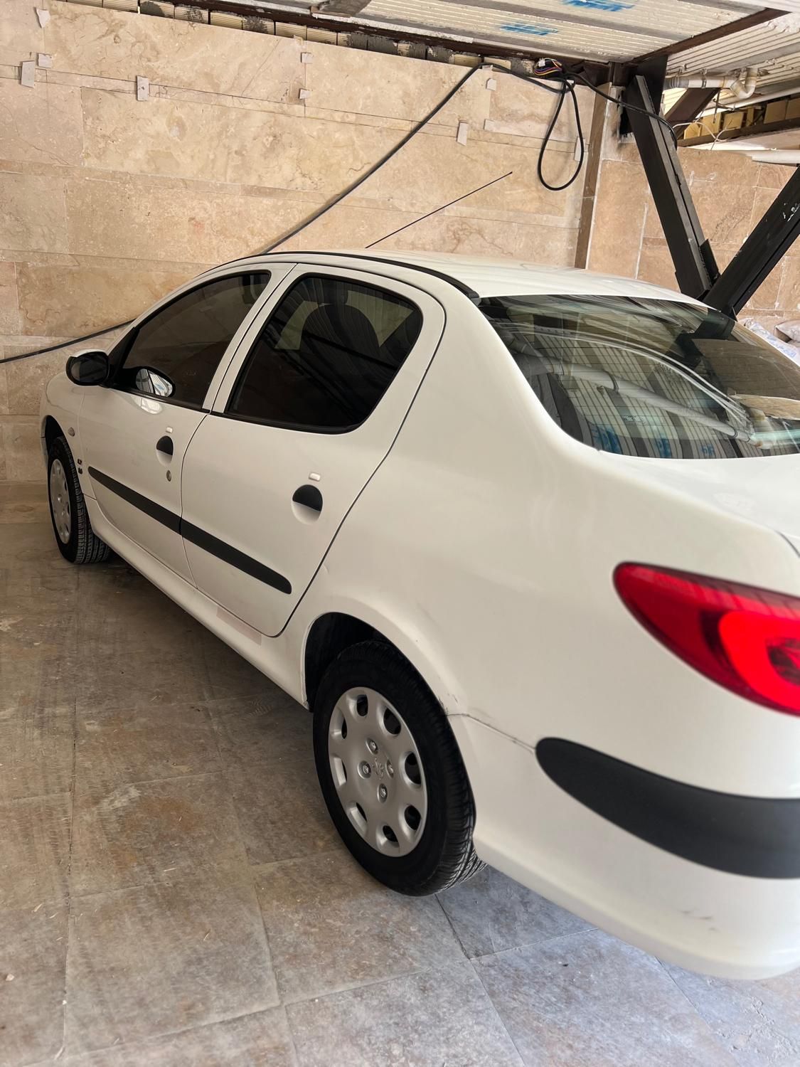 پژو ۲۰۶ صندوق دار v8 - 1392