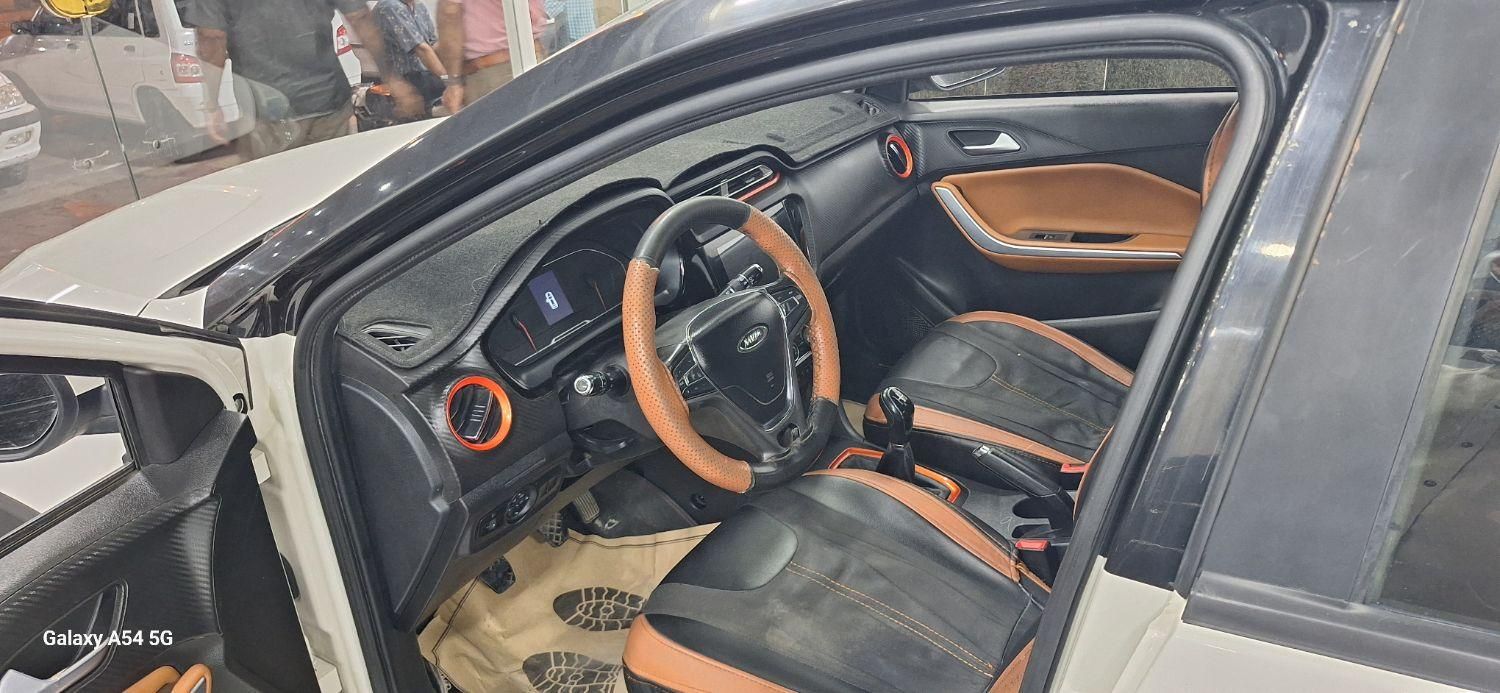 ام وی ام X22 پرو اتوماتیک اکسلنت - 1400