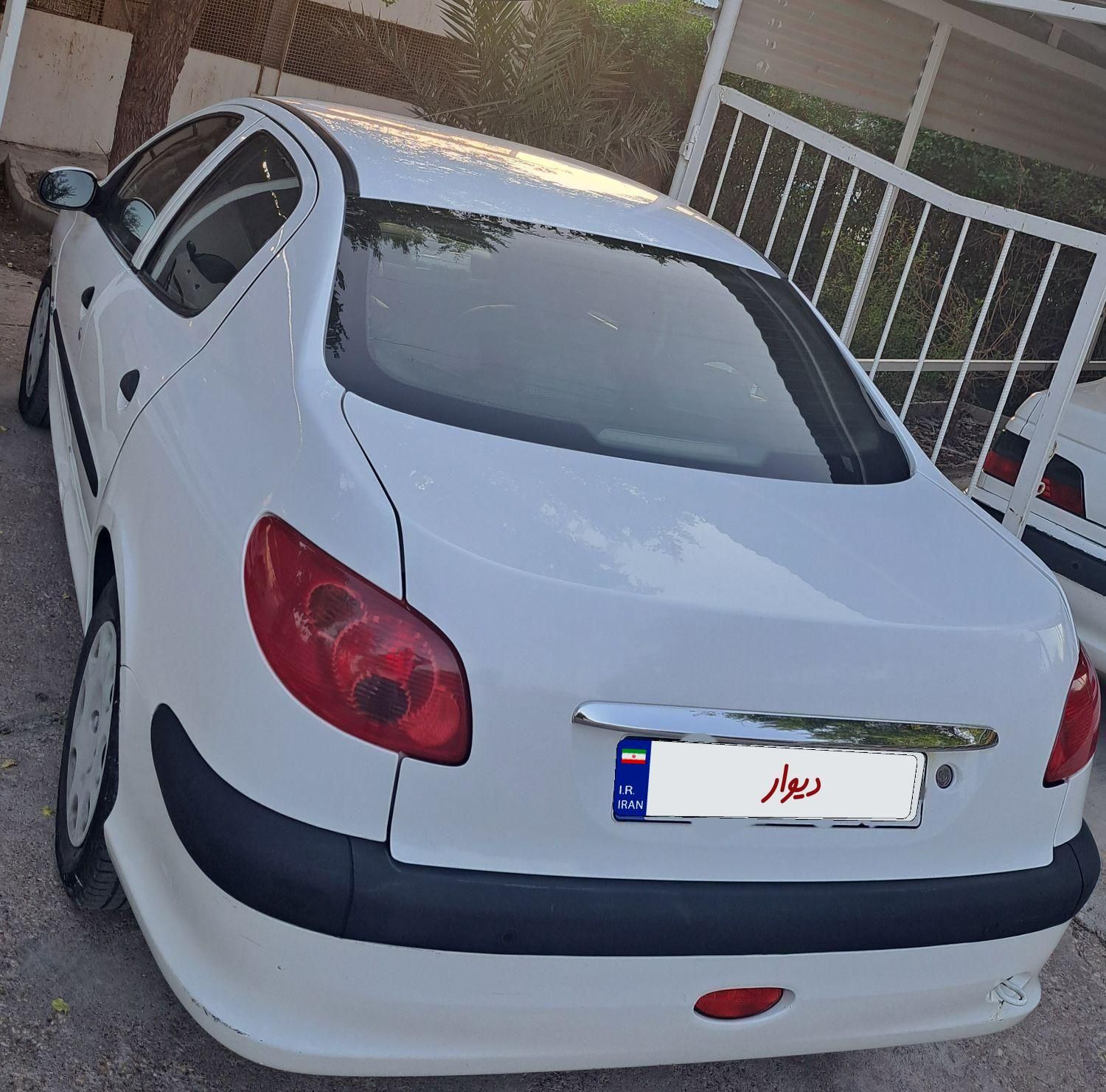 پژو ۲۰۶ صندوق دار v8 - 1392