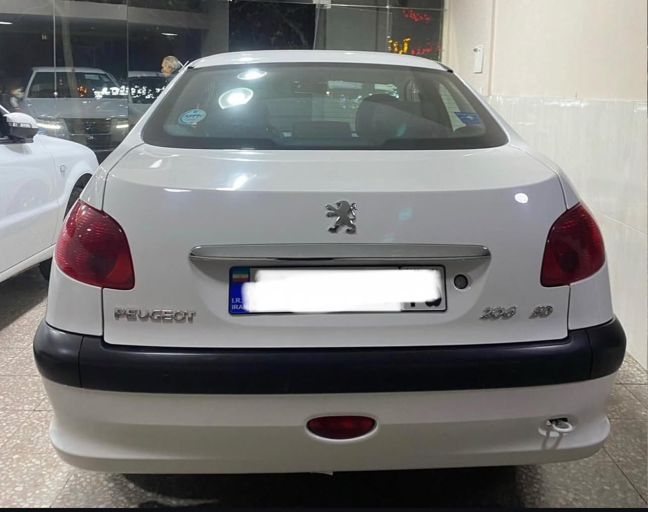 پژو ۲۰۶ صندوق دار v8 - 1397