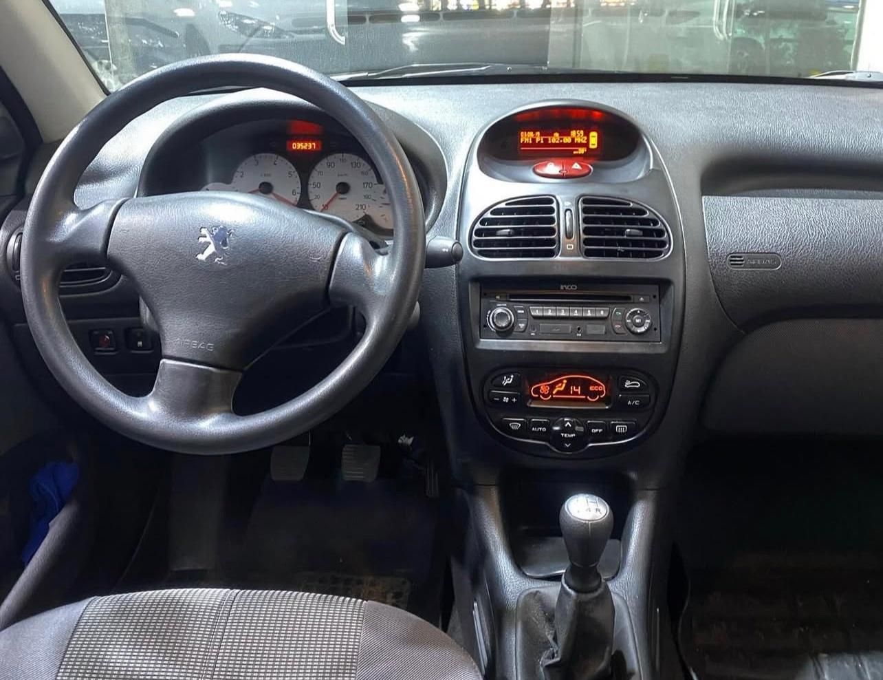 پژو ۲۰۶ صندوق دار v8 - 1397
