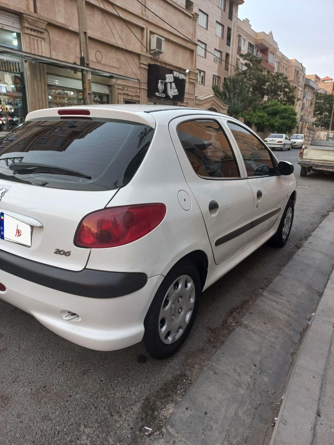 پژو 206 تیپ 2 - 1390