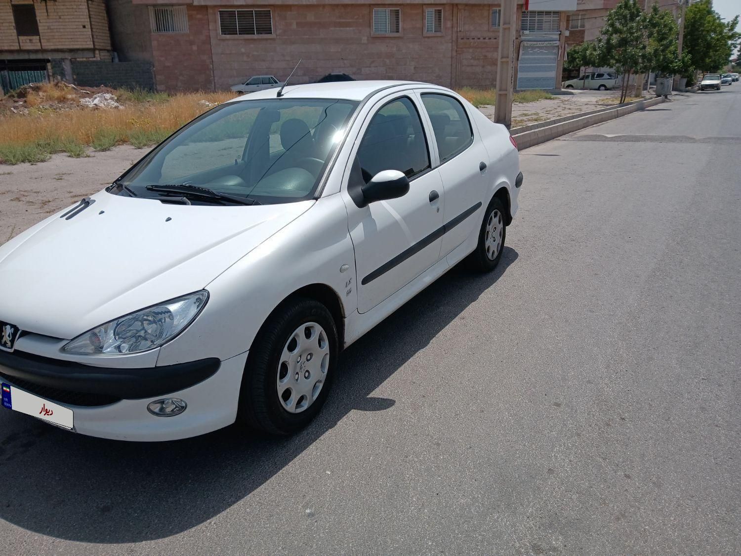 پژو ۲۰۶ صندوق دار v8 - 1396