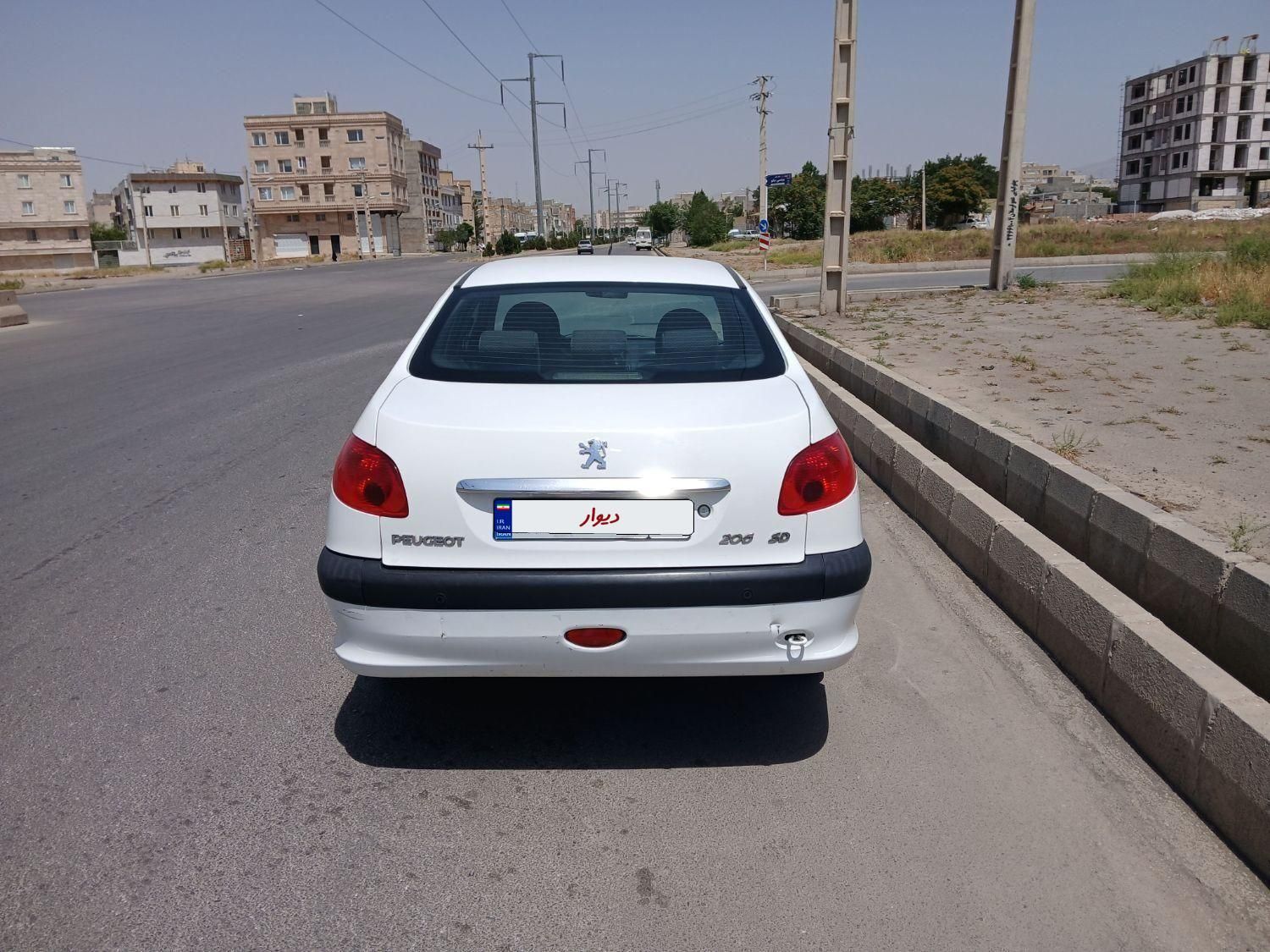 پژو ۲۰۶ صندوق دار v8 - 1396
