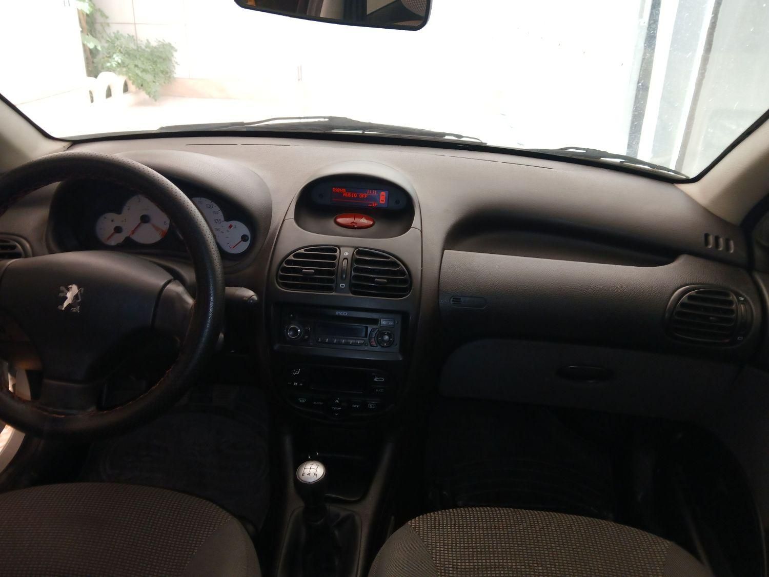 پژو ۲۰۶ صندوق دار v8 - 1396