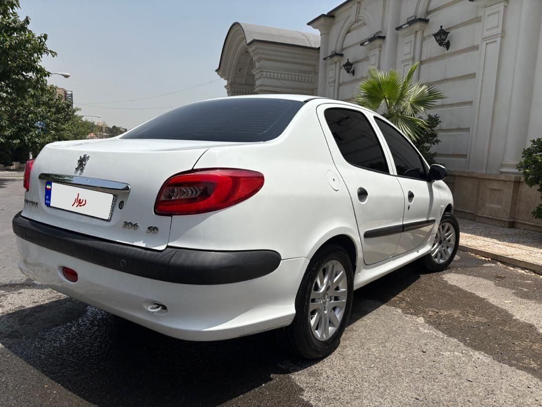 پژو ۲۰۶ صندوق دار v8 - 1396
