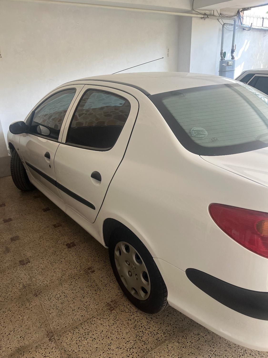پژو ۲۰۶ صندوق دار v8 - 1396