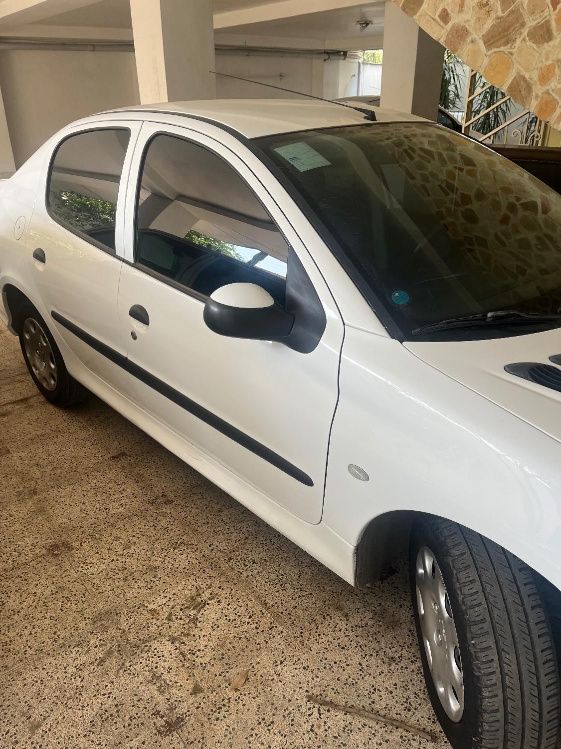 پژو ۲۰۶ صندوق دار v8 - 1396