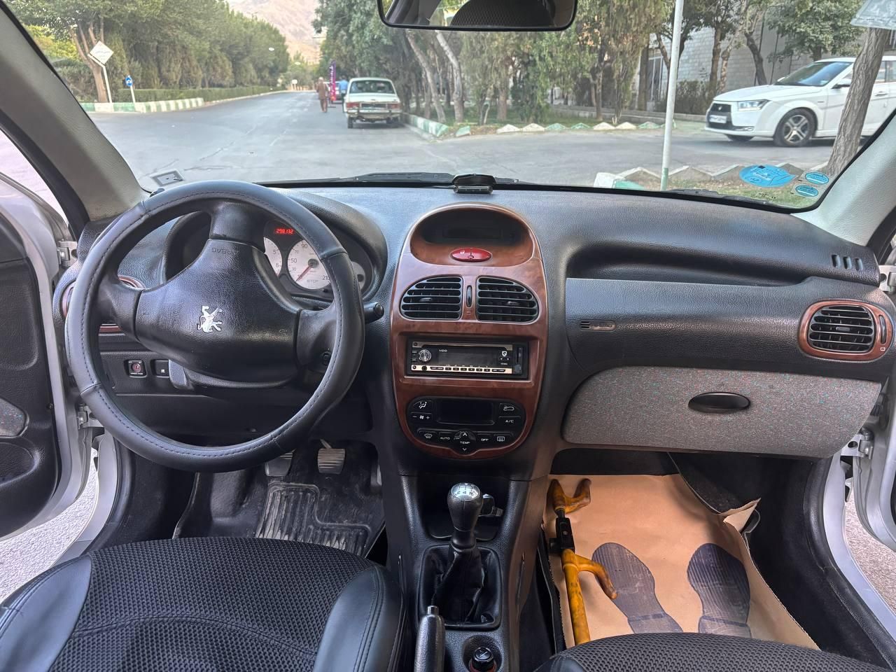 پژو ۲۰۶ صندوق دار v8 - 1389