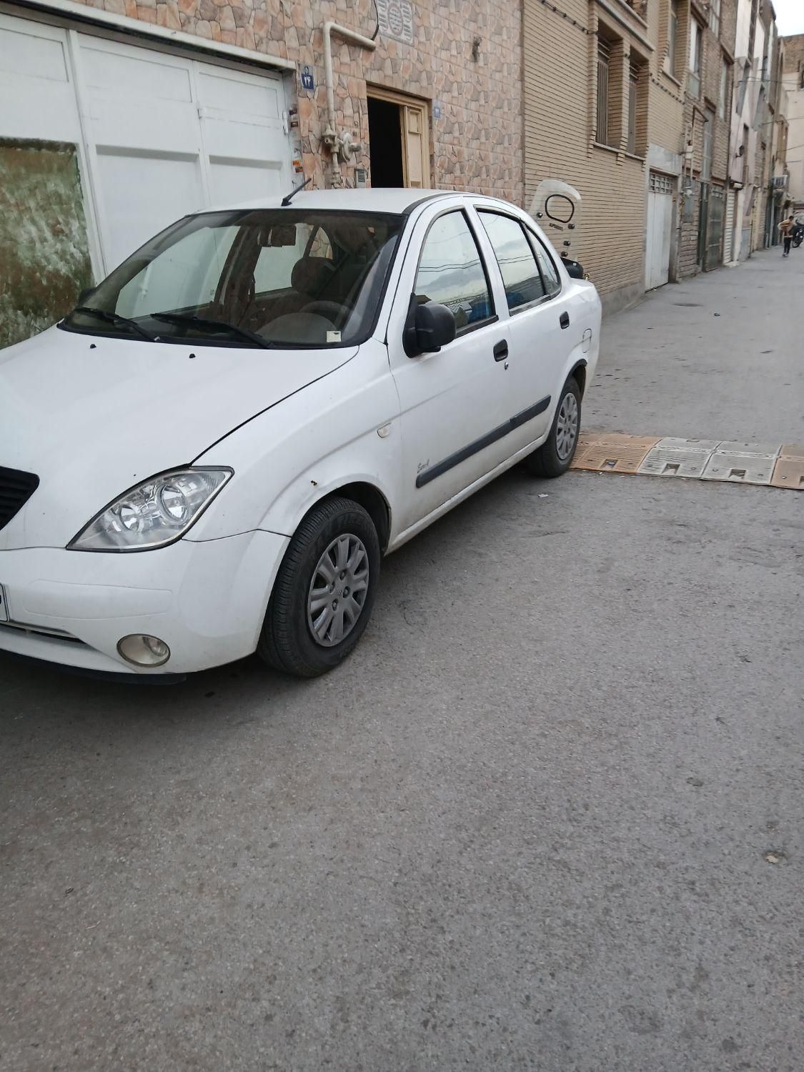 تیبا صندوق دار SX - 1393