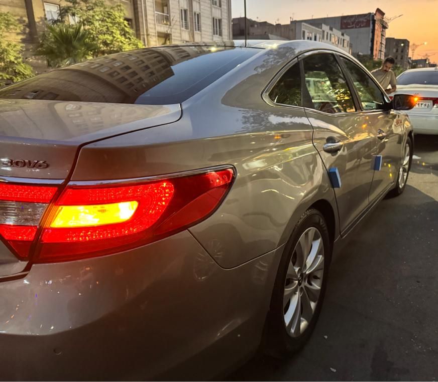 هیوندای آزرا (گرنجور) 3000cc - 2012