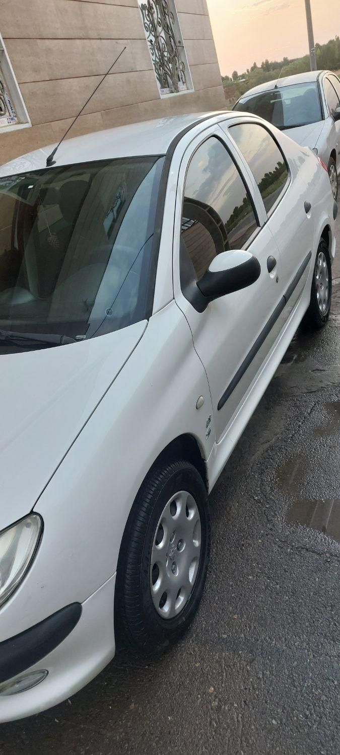 پژو ۲۰۶ صندوق دار v8 - 1396