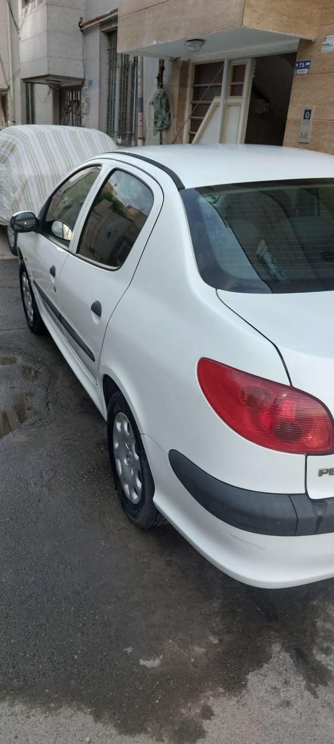 پژو ۲۰۶ صندوق دار v8 - 1396