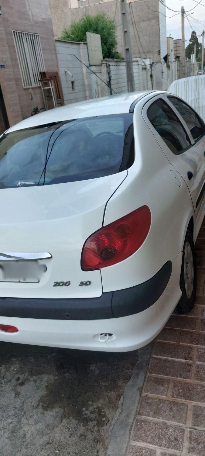 پژو ۲۰۶ صندوق دار v8 - 1396