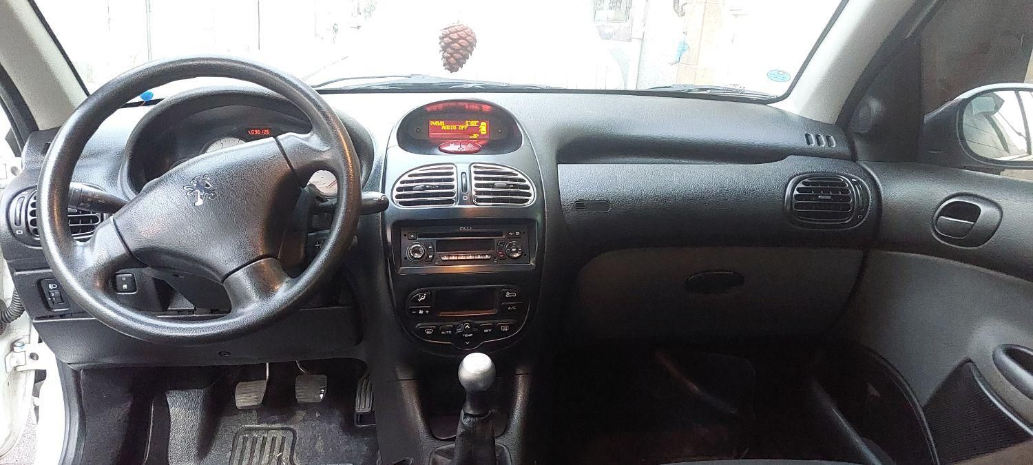 پژو ۲۰۶ صندوق دار v8 - 1396