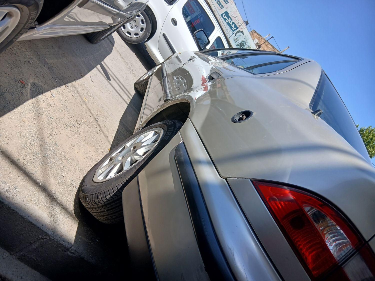 سمند LX XU7 - 1386