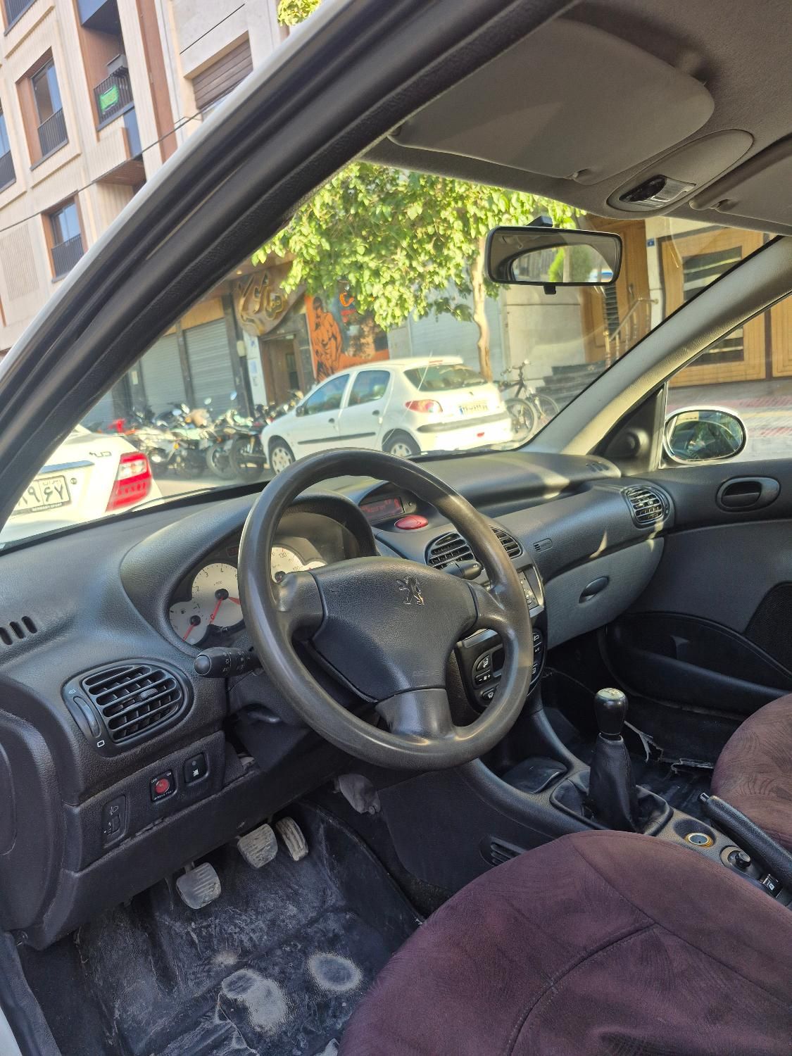 پژو ۲۰۶ صندوق دار v8 - 1394