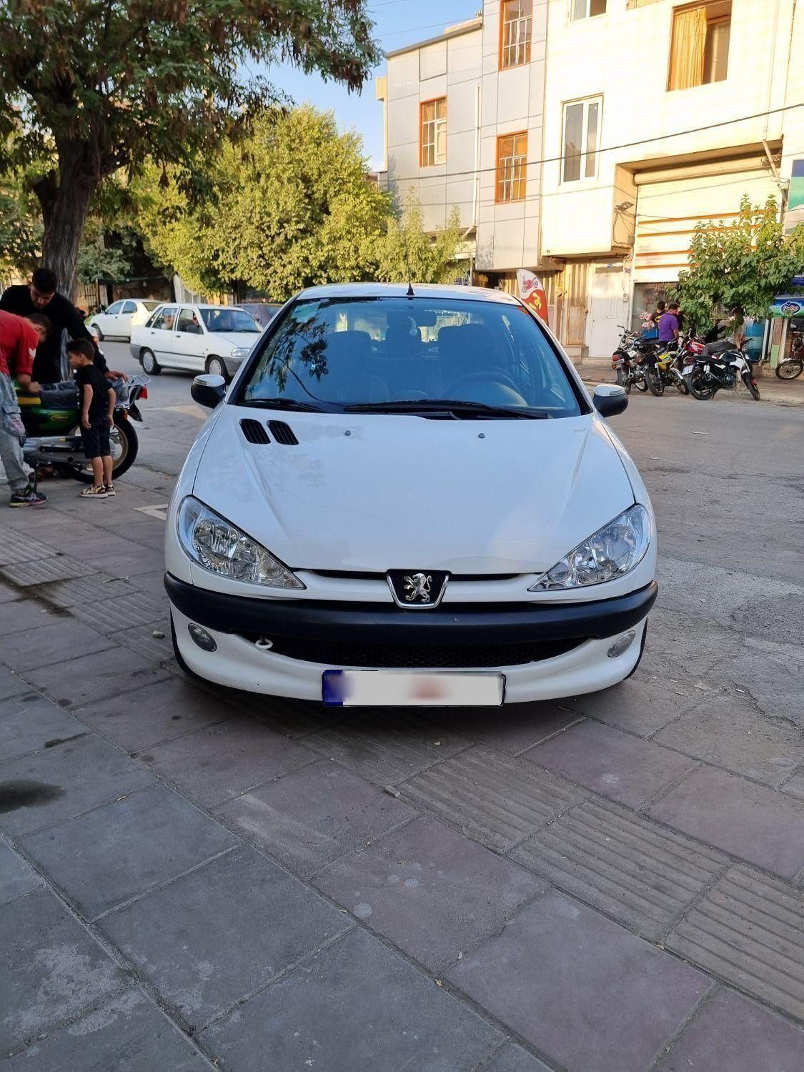 پژو ۲۰۶ صندوق دار v8 - 1396